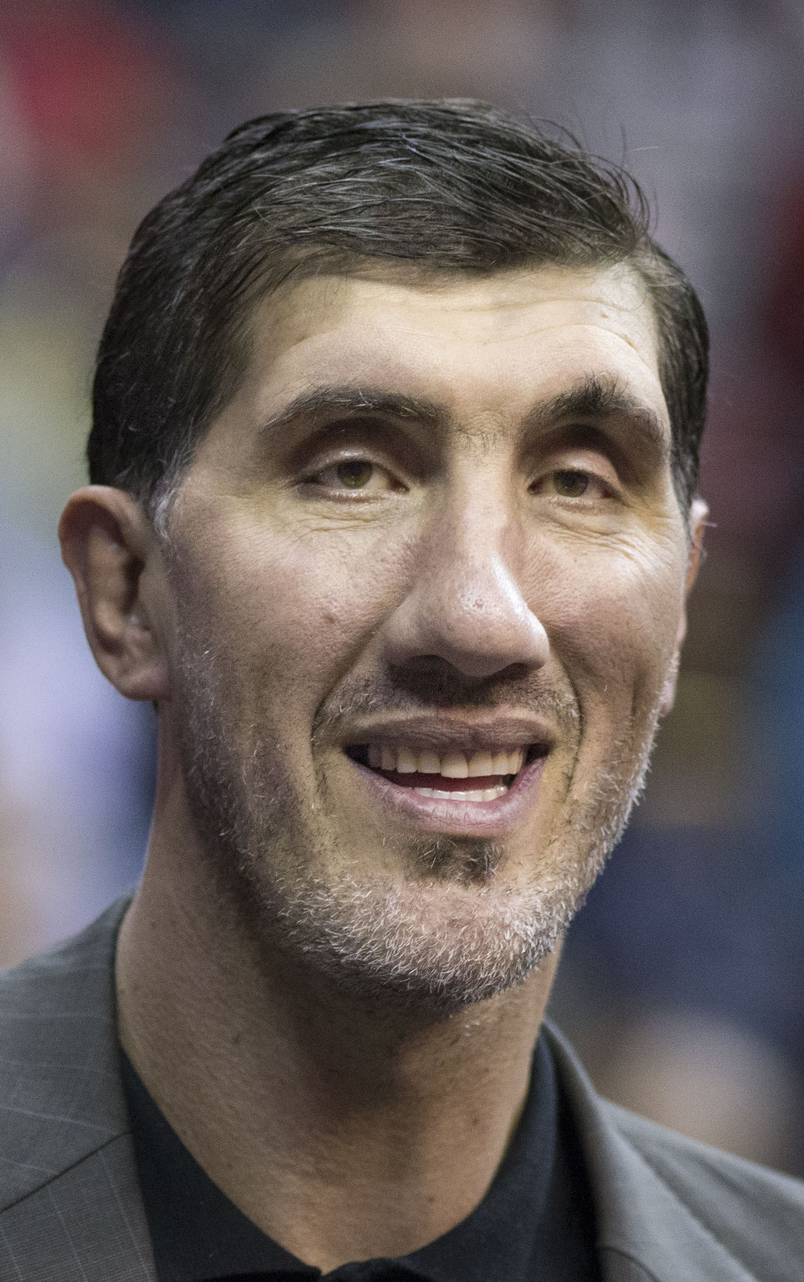 How tall is Gheorghe Muresan?